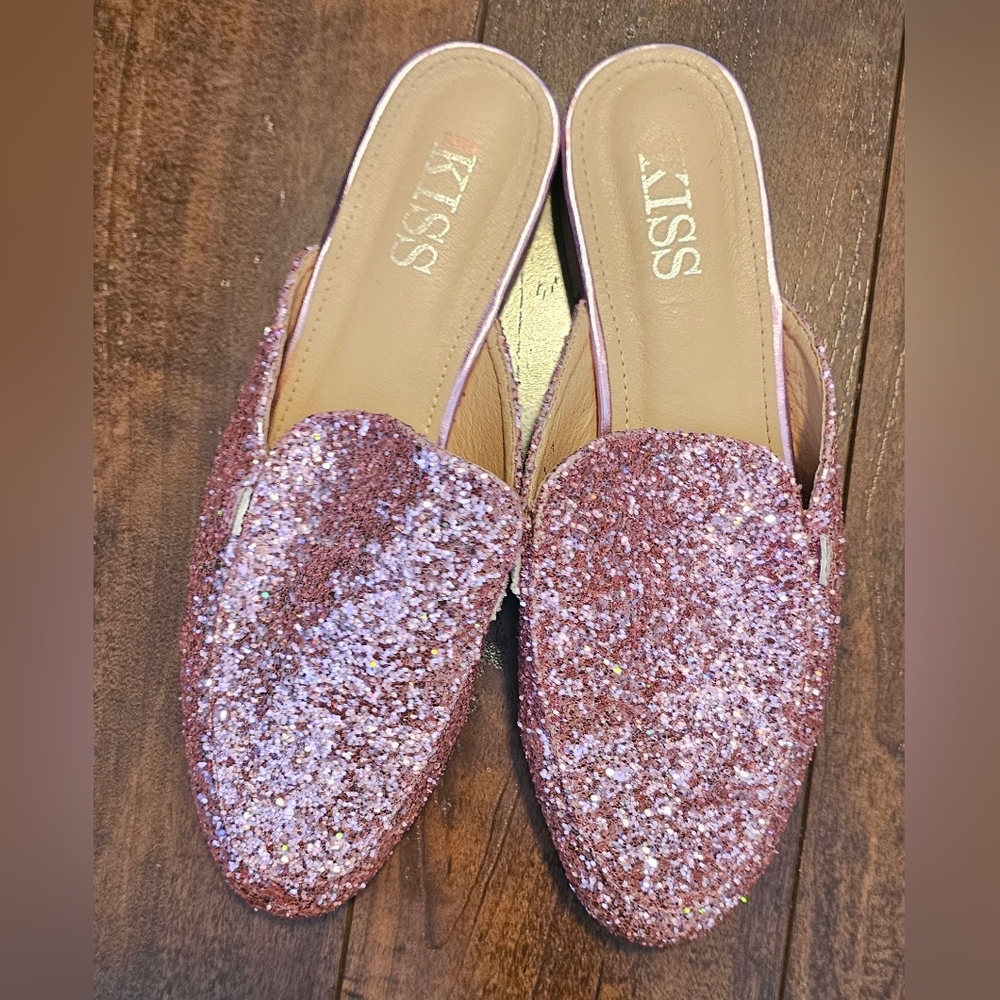 Red Kiss Pink Loaders - Size 7